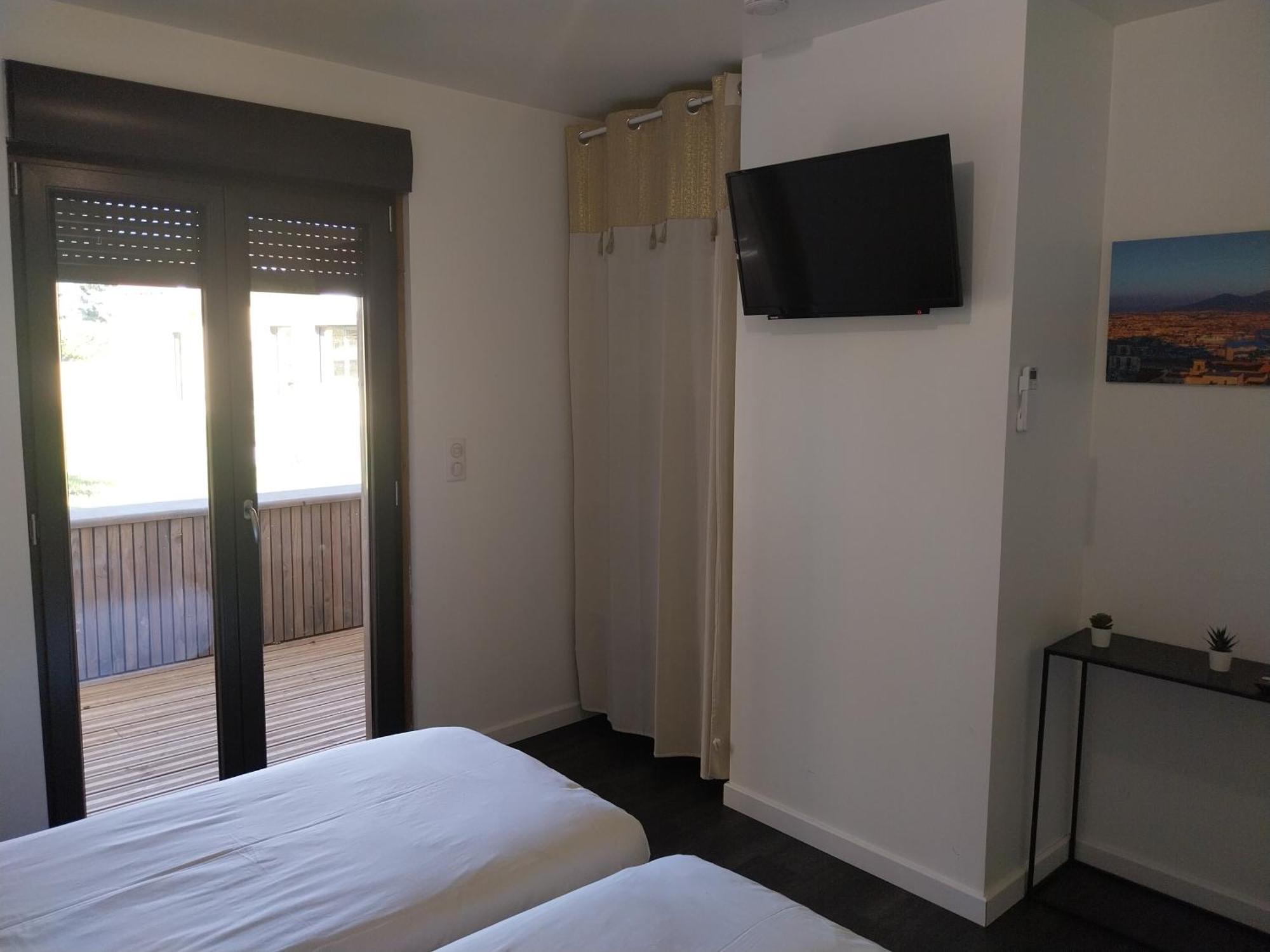 Logis Hotel Restaurant Cruzel Maurs エクステリア 写真